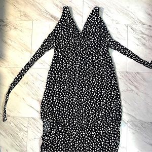 Women L tank top inside, long dress outside